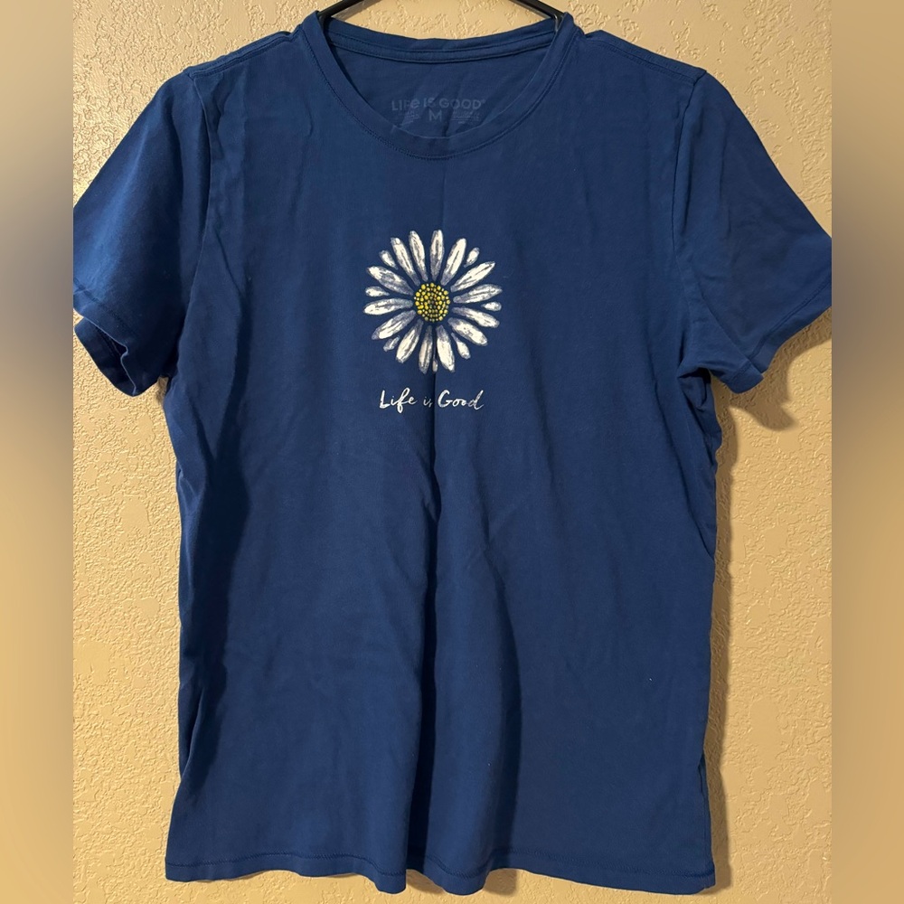 Life is Good women’s medium T-shirt